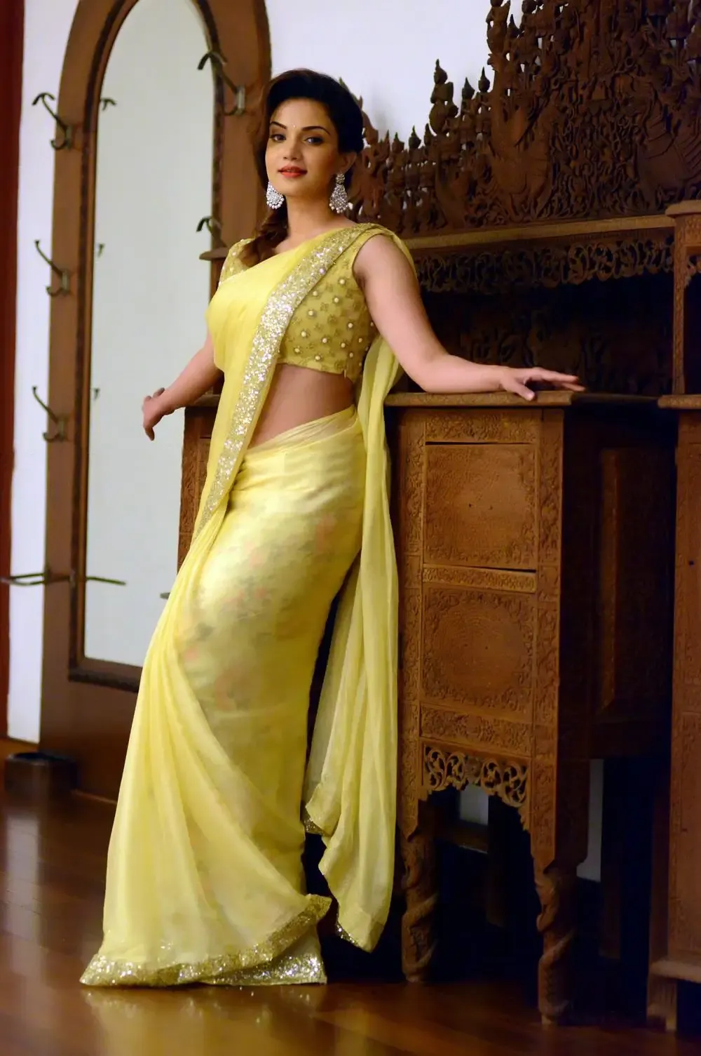 BOLLYWOOD ACTRESS HONEY ROSE IN TRADITIONAL YELLOW SAREE 11